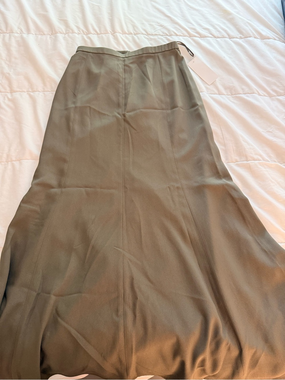 Uniqlo Womens Olive Green Flared Skirt
